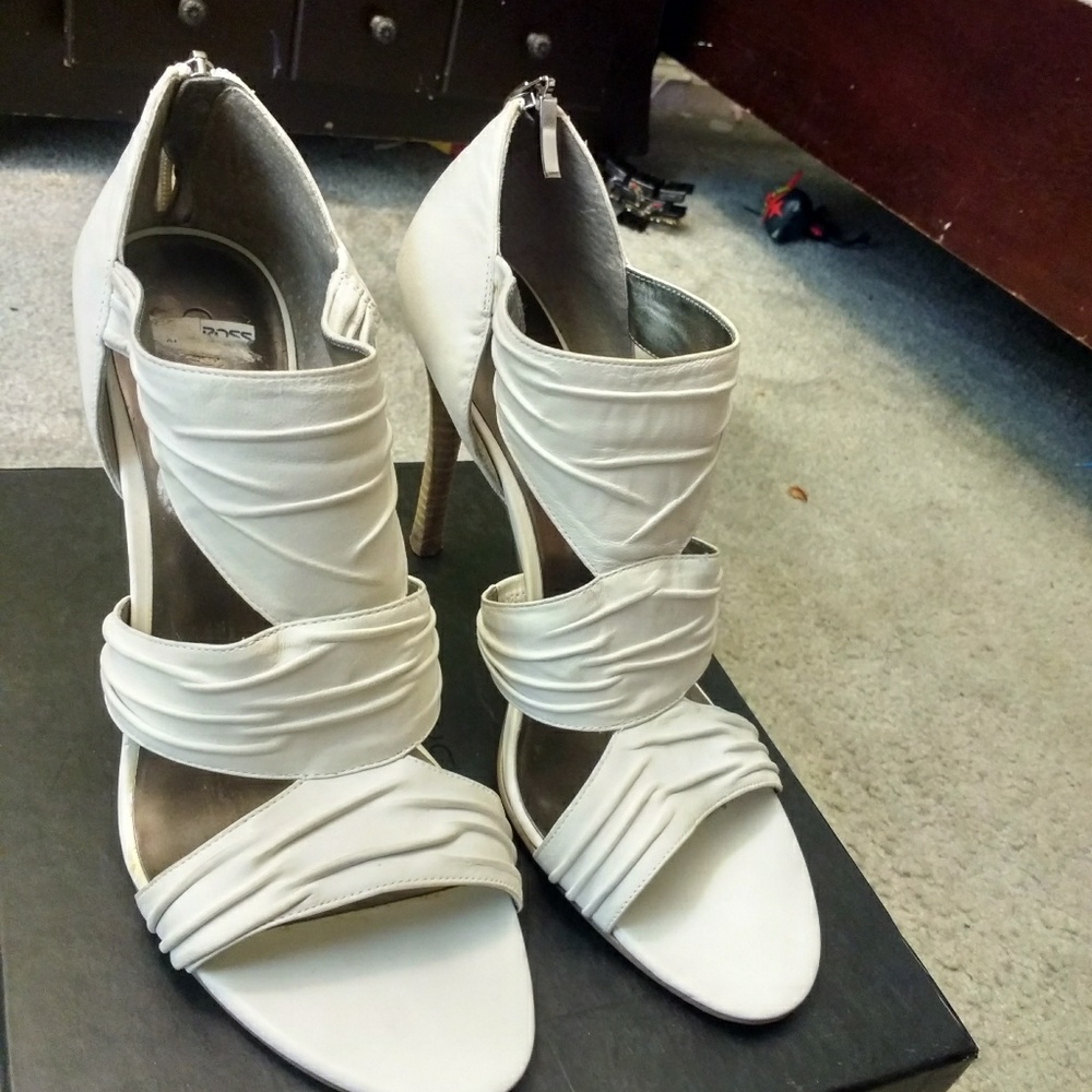 Shoe